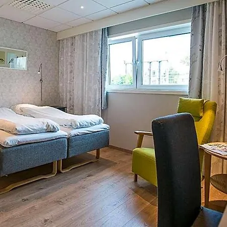Almaas As Hotell 3*
