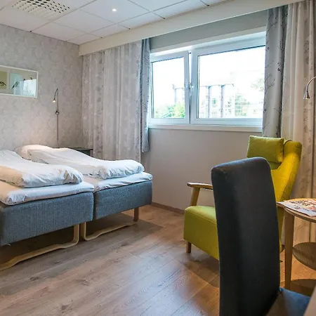 Almaas As Hotell 3*